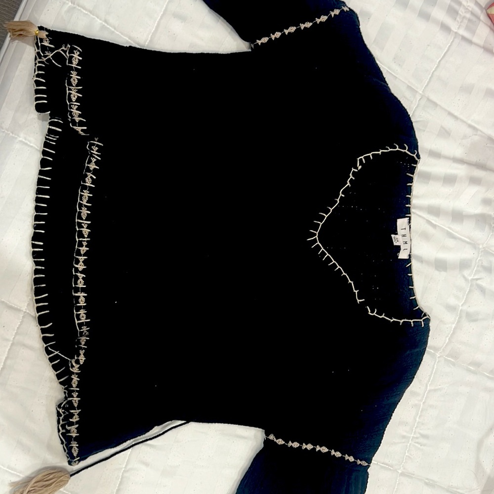 Knitted black V-neck top
